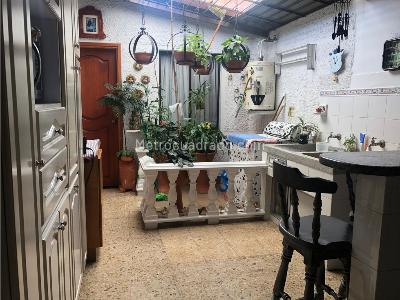 Casa de 4 alcobas en venta en Estadio, Medellín, 254 m² · foto 9 de 20