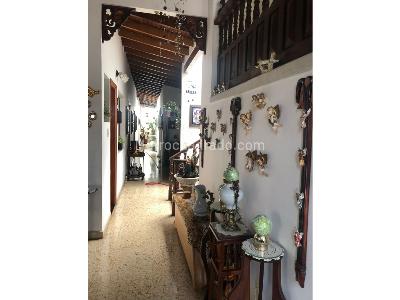 Casa de 4 alcobas en venta en Estadio, Medellín, 254 m² · foto 19 de 20
