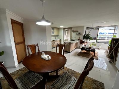 Apartamento de 3 alcobas en venta en El Poblado, Medellín, 85 m² · foto 3 de 18