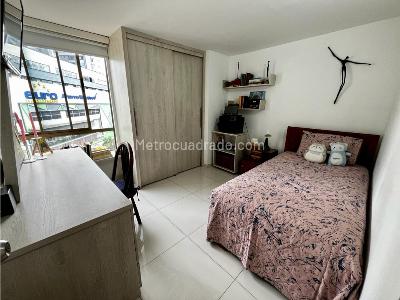 Apartamento de 3 alcobas en venta en El Poblado, Medellín, 85 m² · foto 15 de 18