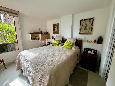 Apartamento de 3 alcobas en venta en El Poblado, Medellín, 85 m² · foto 16 de 18