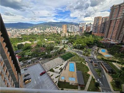 Apartamento de 3 alcobas en venta en Ditaires, Itagüí, 60 m² · foto 4 de 18