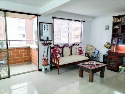Apartamento de 3 alcobas en venta en San Jose, Sabaneta, 77 m² · foto 2 de 20