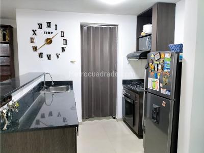 Apartamento de 3 alcobas en venta en San Jose, Sabaneta, 77 m² · foto 5 de 20