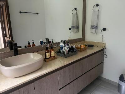 Casa de 3 alcobas en venta en El Tesoro, Medellín, 197 m² · foto 14 de 20