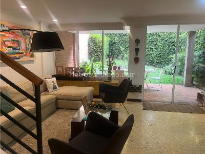 Casa de 3 alcobas en venta en El Tesoro, Medellín, 197 m² · foto 3 de 20
