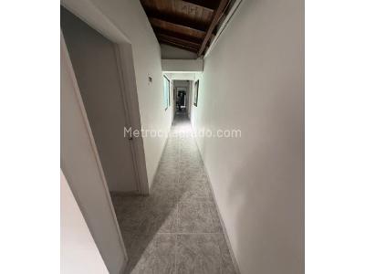 Casa de 4 alcobas en venta en Cristo Rey, Medellín, 126 m² · foto 4 de 9