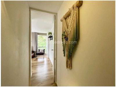 Apartamento de 2 alcobas en venta en El Poblado Milla De Oro, Medellín, 63 m² · foto 7 de 11