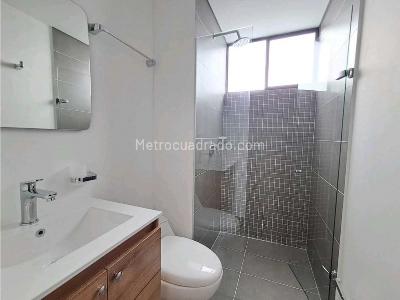 Apartamento de 2 alcobas en venta en Av Las Vegas, Envigado, 60 m² · foto 4 de 13