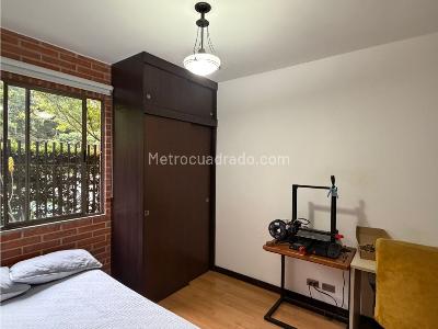 Apartamento en venta en Loma De Los Bernal, Medellín · foto 16 de 20