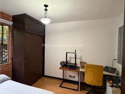 Apartamento en venta en Loma De Los Bernal, Medellín · foto 17 de 20