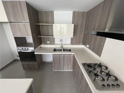 Apartamento de 3 alcobas en venta en Loma De Las Brujas, Envigado, 205 m² · foto 3 de 14