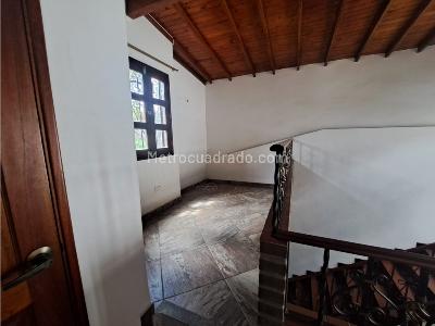 Casa de 4 alcobas en venta en El Velodromo, Medellín, 212 m² · foto 9 de 20