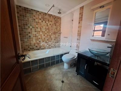 Casa de 4 alcobas en venta en El Velodromo, Medellín, 212 m² · foto 16 de 20