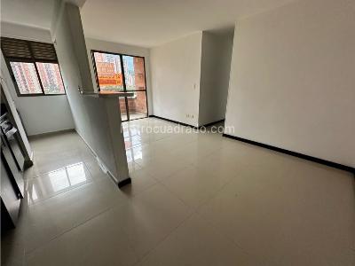 Apartamento de 3 alcobas en venta en San Jose, Sabaneta, 56 m² · foto 12 de 20