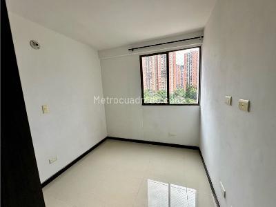 Apartamento de 3 alcobas en venta en San Jose, Sabaneta, 56 m² · foto 13 de 20
