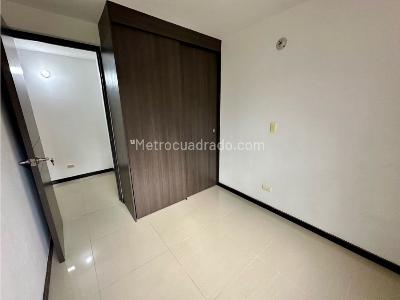Apartamento de 3 alcobas en venta en San Jose, Sabaneta, 56 m² · foto 14 de 20