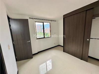 Apartamento de 3 alcobas en venta en San Jose, Sabaneta, 56 m² · foto 18 de 20