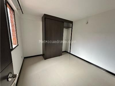 Apartamento de 3 alcobas en venta en San Jose, Sabaneta, 56 m² · foto 19 de 20