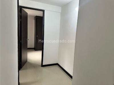 Apartamento de 3 alcobas en venta en San Jose, Sabaneta, 56 m² · foto 6 de 20