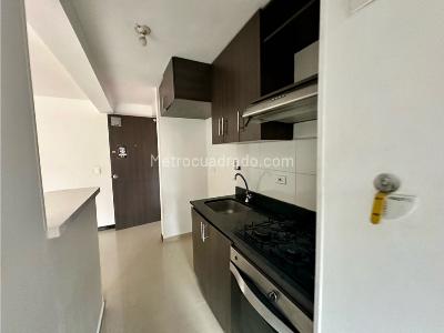 Apartamento de 3 alcobas en venta en San Jose, Sabaneta, 56 m² · foto 8 de 20