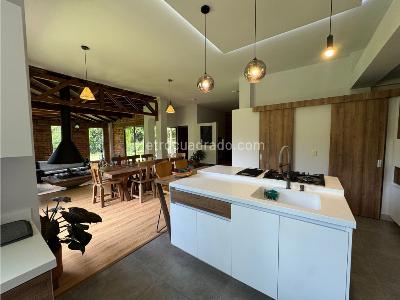 Casa de 5 alcobas en venta en La Doctora, Sabaneta, 1700 m² · foto 5 de 20