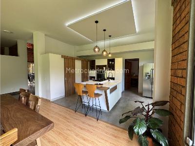 Casa de 5 alcobas en venta en La Doctora, Sabaneta, 1700 m² · foto 8 de 20