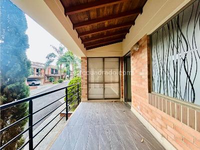 Casa de 3 alcobas en venta en Loma Benedictinos, Envigado, 274 m² · foto 10 de 20