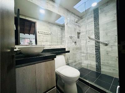 Casa de 3 alcobas en venta en Loma Benedictinos, Envigado, 274 m² · foto 13 de 20