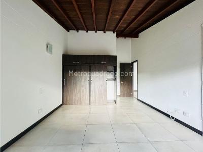 Casa de 3 alcobas en venta en Loma Benedictinos, Envigado, 274 m² · foto 18 de 20