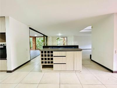 Casa de 3 alcobas en venta en Loma Benedictinos, Envigado, 274 m² · foto 20 de 20