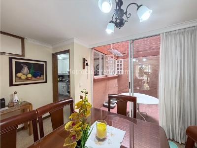 Casa de 4 alcobas en venta en Las Lomas 2, Medellín, 187 m² · foto 2 de 20