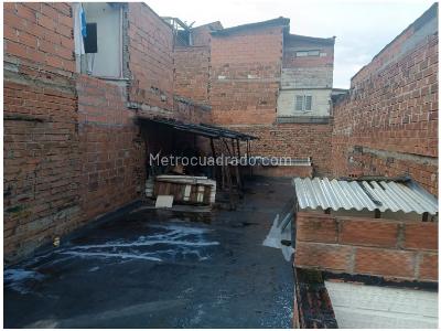 Casa de 4 alcobas en venta en Pedregal, Medellín, 119 m² · foto 2 de 15