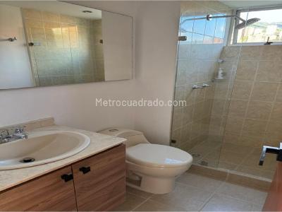 Apartamento de 2 alcobas en venta en El Poblado, Medellín, 90 m² · foto 10 de 17