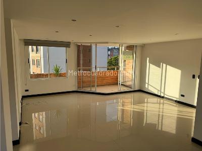 Apartamento de 2 alcobas en venta en El Poblado, Medellín, 90 m² · foto 16 de 17