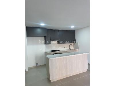 Apartamento en venta en Loma De Los Mesa, Envigado · foto 2 de 13
