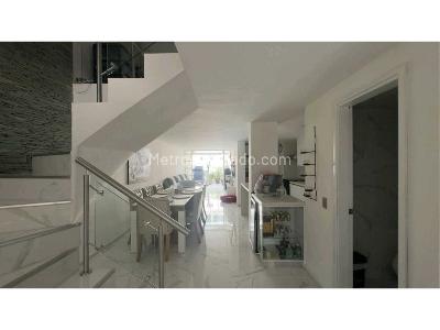 Casa de 3 alcobas en venta en El Dorado, Envigado, 200 m² · foto 2 de 20