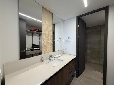 Apartamento de 2 alcobas en venta en El Poblado Milla De Oro, Medellín, 125 m² · foto 20 de 20