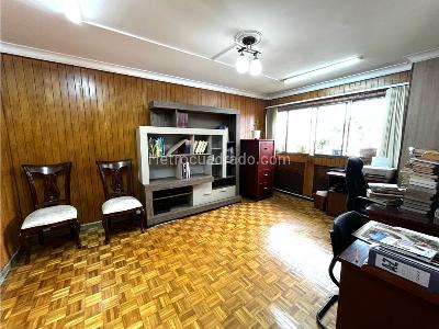 Apartamento de 4 alcobas en venta en Centro La Candelaria, Medellín, 202 m² · foto 3 de 14