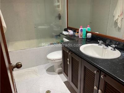 Apartamento de 3 alcobas en venta en Los Balsos, Medellín, 153 m² · foto 19 de 20