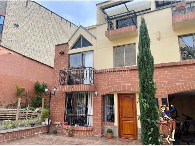 Apartamento de 4 alcobas en venta en Los Alcazares, Sabaneta, 221 m² · foto 3 de 9