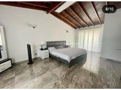 Apartamento de 4 alcobas en venta en Los Alcazares, Sabaneta, 221 m² · foto 9 de 9