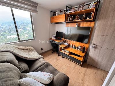 Apartamento de 3 alcobas en venta en San Jose, Sabaneta, 98 m² · foto 3 de 17