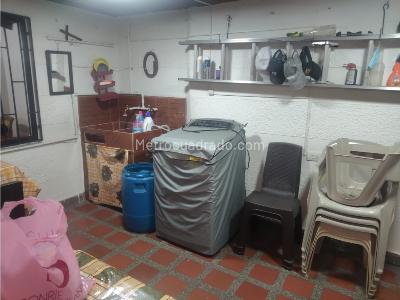 Casa en venta en El Carmelo, Itagüí · foto 2 de 15