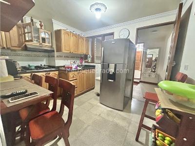 Casa de 5 alcobas en venta en Centro, Rionegro, 170 m² · foto 4 de 8