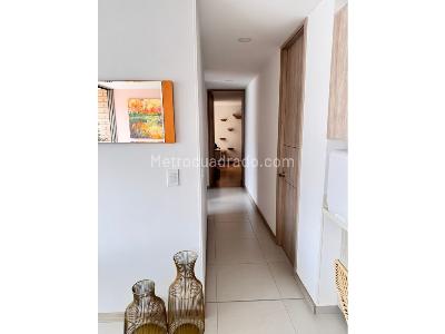 Apartamento de 3 alcobas en venta en San Jose, Sabaneta, 98 m² · foto 6 de 17