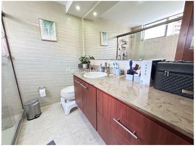 Apartamento de 3 alcobas en venta en Loma De Los Balsos, Medellín, 132 m² · foto 12 de 20