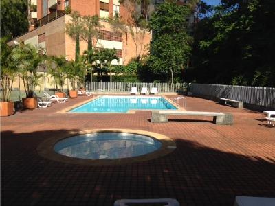 Apartamento de 3 alcobas en venta en Loma De Los Balsos, Medellín, 132 m² · foto 13 de 20