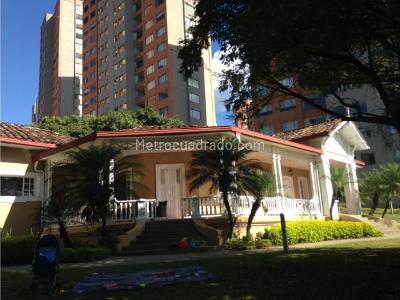 Apartamento de 3 alcobas en venta en Loma De Los Balsos, Medellín, 132 m² · foto 17 de 20