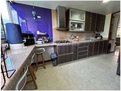 Apartamento de 3 alcobas en venta en Loma De Los Balsos, Medellín, 132 m² · foto 5 de 20